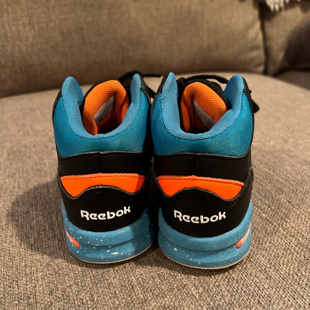 Reebok pump basketball shoes- toddler size 11 - Picture 3 of 11
